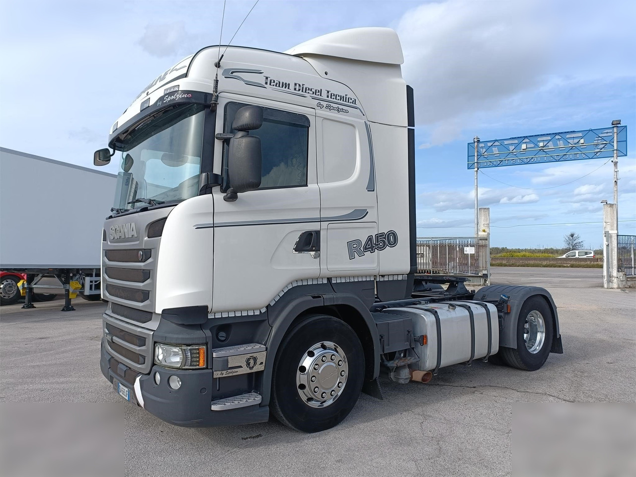 SCANIA R450 - Gjysmë-kamion: foto 1 SCANIA R450 - Gjysmë-kamion: foto 1