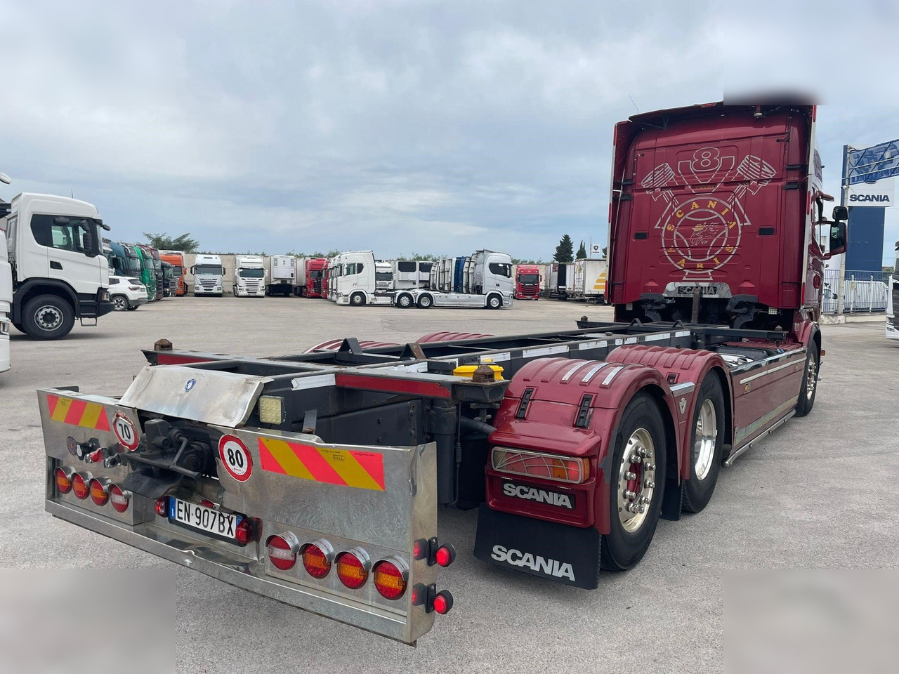 SCANIA R560 - Transportjer kontejnerësh/ Kamion me karroceri të çmontueshme: foto 2 SCANIA R560 - Transportjer kontejnerësh/ Kamion me karroceri të çmontueshme: foto 2