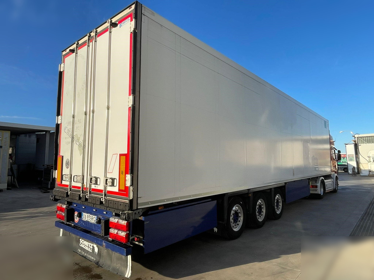 SCHMITZ CARGOBULL - Gjysmë rimorkio frigorifer: foto 4 SCHMITZ CARGOBULL - Gjysmë rimorkio frigorifer: foto 4