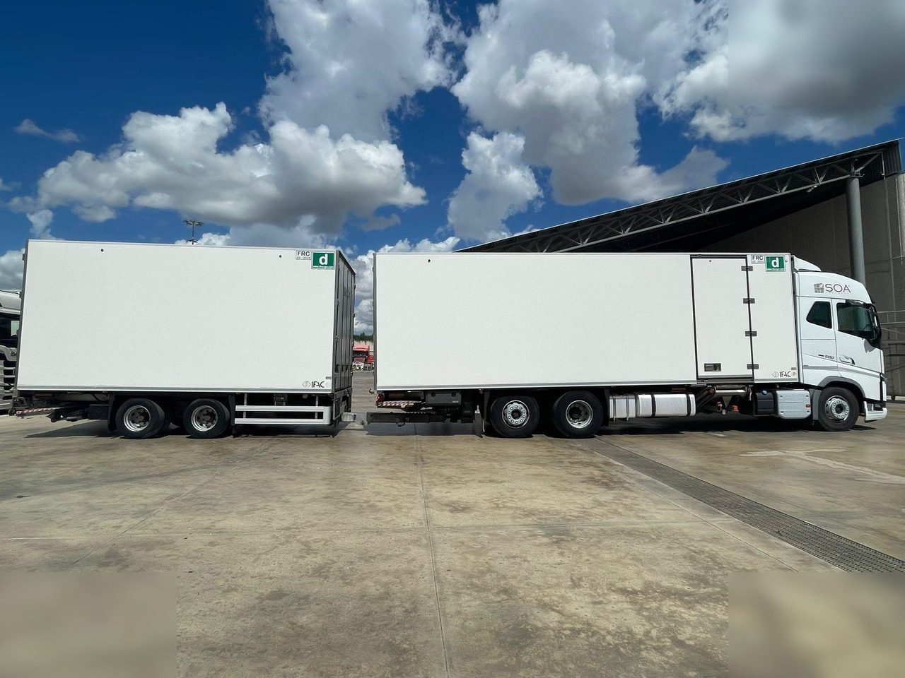 VOLVO FH500 - Kamion frigorifer: foto 2 VOLVO FH500 - Kamion frigorifer: foto 2