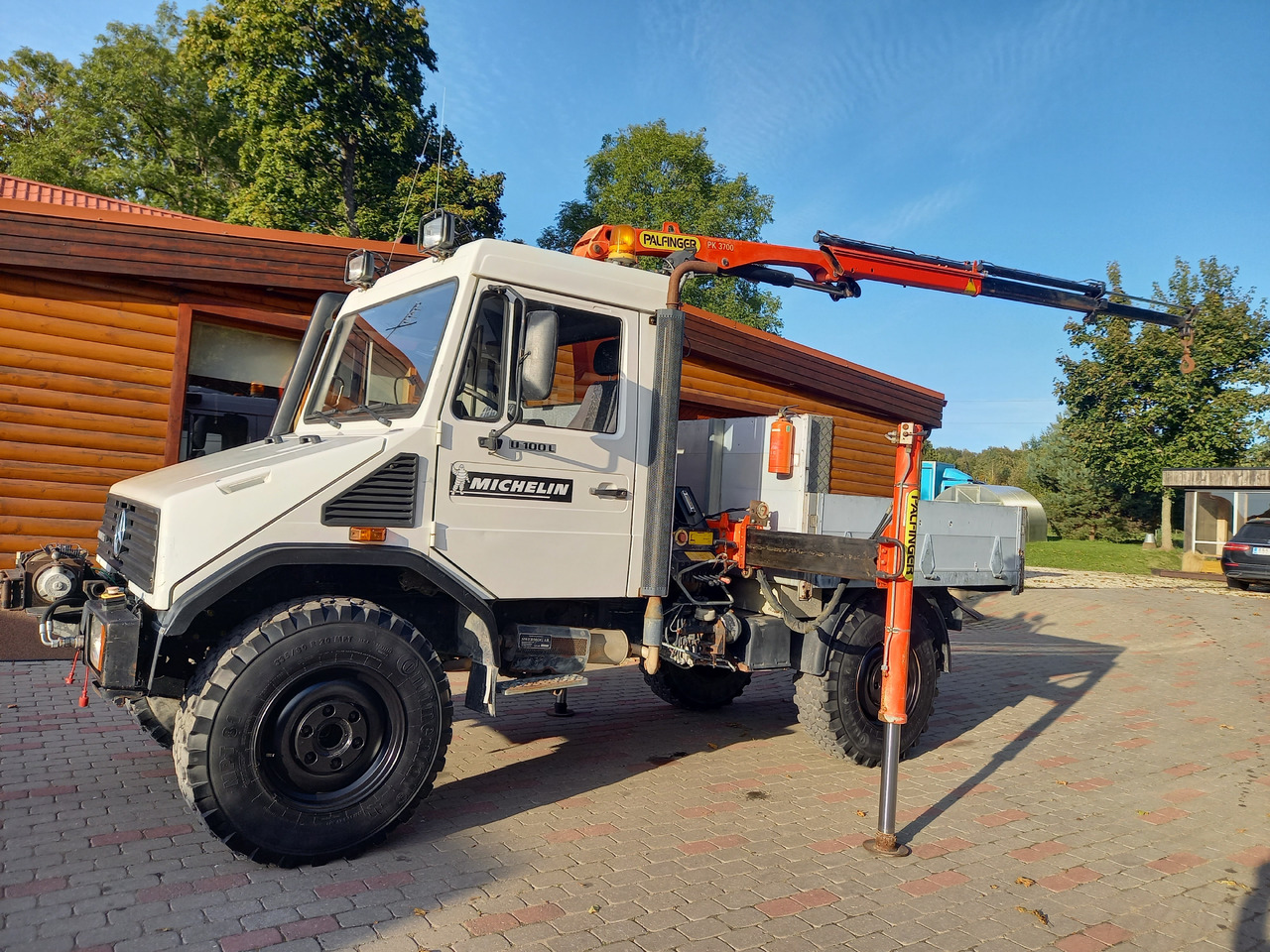 UNIMOG U100L - Kamion me vinç: foto 1 UNIMOG U100L - Kamion me vinç: foto 1