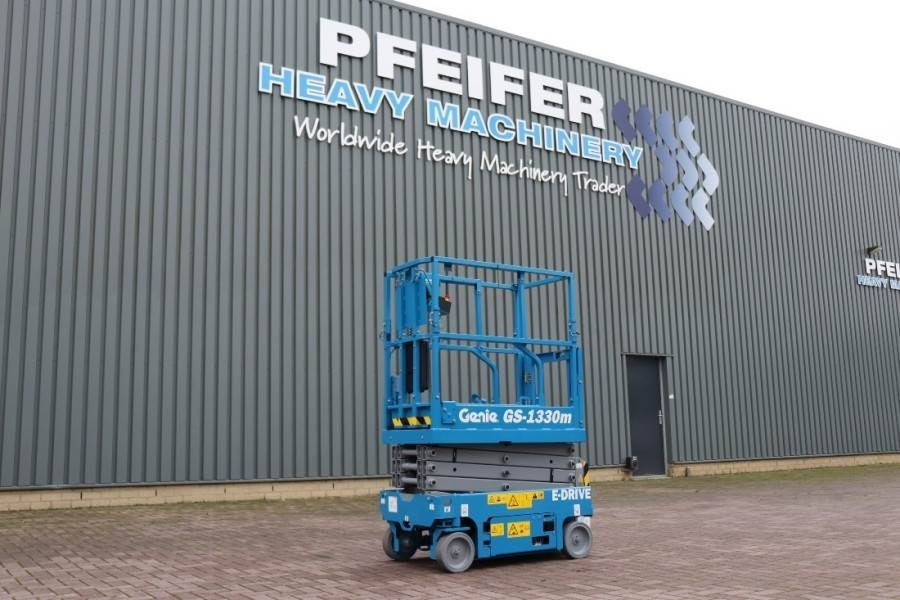 Genie GS1330M ALL-ELECTRIC DC DRIVE, 5.9M WORKING HEIGHT - Ngritës gërshërë: foto 1 Genie GS1330M ALL-ELECTRIC DC DRIVE, 5.9M WORKING HEIGHT - Ngritës gërshërë: foto 1