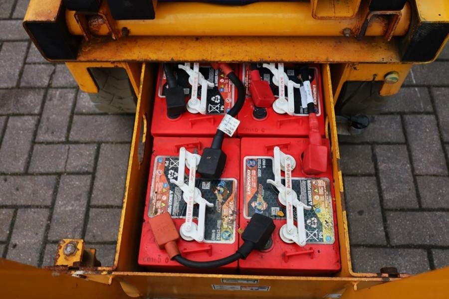 Haulotte Compact 10N As-Is, Electric, 10m Working Height, 2 - Ngritës gërshërë: foto 4 Haulotte Compact 10N As-Is, Electric, 10m Working Height, 2 - Ngritës gërshërë: foto 4