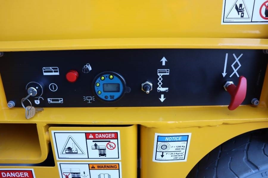 Haulotte Compact 10N Valid Inspection, *Guarantee! 10m Work - Ngritës gërshërë: foto 4 Haulotte Compact 10N Valid Inspection, *Guarantee! 10m Work - Ngritës gërshërë: foto 4