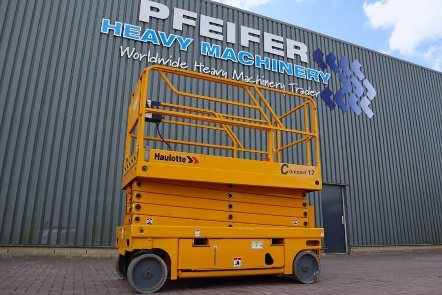 Haulotte Compact 12 Electric, 12m Working Height, 300kg Cap - Ngritës gërshërë: foto 1 Haulotte Compact 12 Electric, 12m Working Height, 300kg Cap - Ngritës gërshërë: foto 1