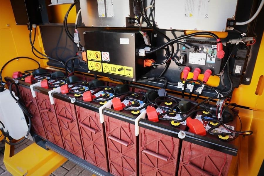 Haulotte HS18EPRO Valid Inspection, Full Electric 4x4 Drive - Ngritës gërshërë: foto 3 Haulotte HS18EPRO Valid Inspection, Full Electric 4x4 Drive - Ngritës gërshërë: foto 3