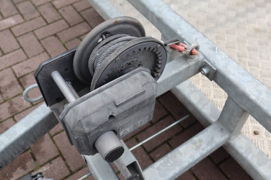 Henra Multi 3500kg Henra Multi 3500 kg loading capacity - Rimorkio makine: foto 5 Henra Multi 3500kg Henra Multi 3500 kg loading capacity - Rimorkio makine: foto 5