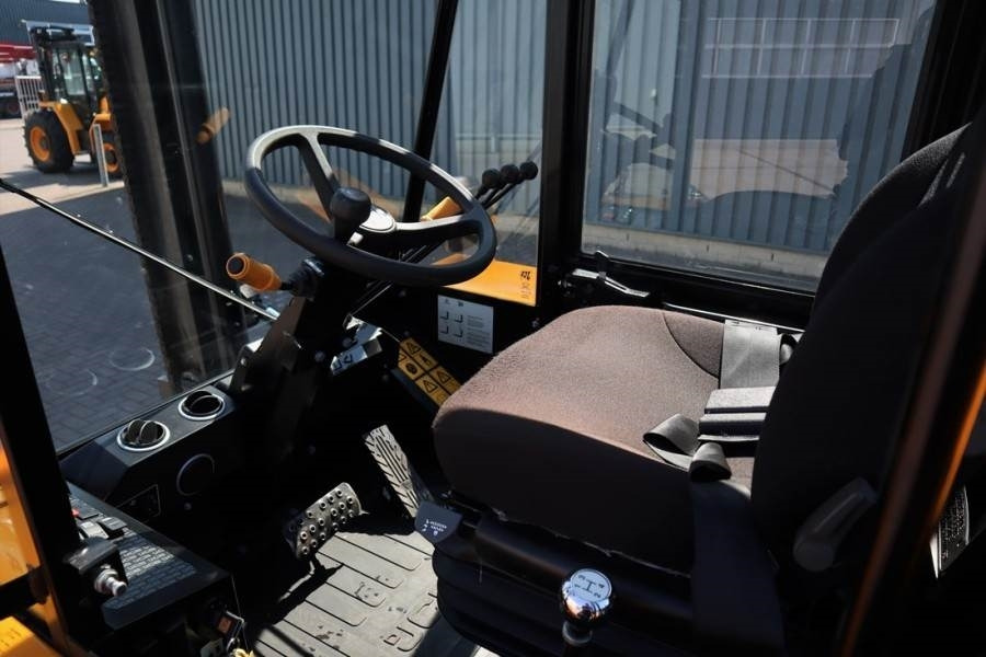 JCB 940-4 T4 Valid inspection, *Guarantee! Diesel, 4x4 - Ngarkues me pirun për terren të ashpër: foto 4 JCB 940-4 T4 Valid inspection, *Guarantee! Diesel, 4x4 - Ngarkues me pirun për terren të ashpër: foto 4