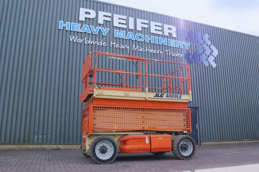 JLG 4069LE Electric, 14.2m Working Height, 360kg Capac - Ngritës gërshërë: foto 1 JLG 4069LE Electric, 14.2m Working Height, 360kg Capac - Ngritës gërshërë: foto 1