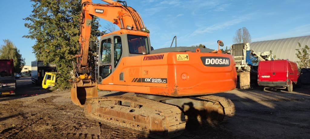Doosan 225 LC - Ekskavator me zinxhirë: foto 2 Doosan 225 LC - Ekskavator me zinxhirë: foto 2
