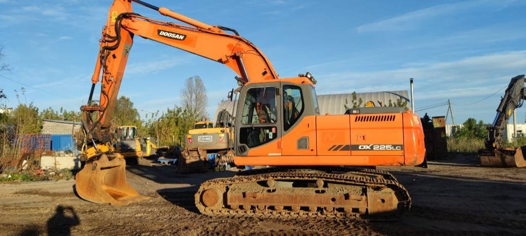 Doosan 225 LC - Ekskavator me zinxhirë: foto 1 Doosan 225 LC - Ekskavator me zinxhirë: foto 1