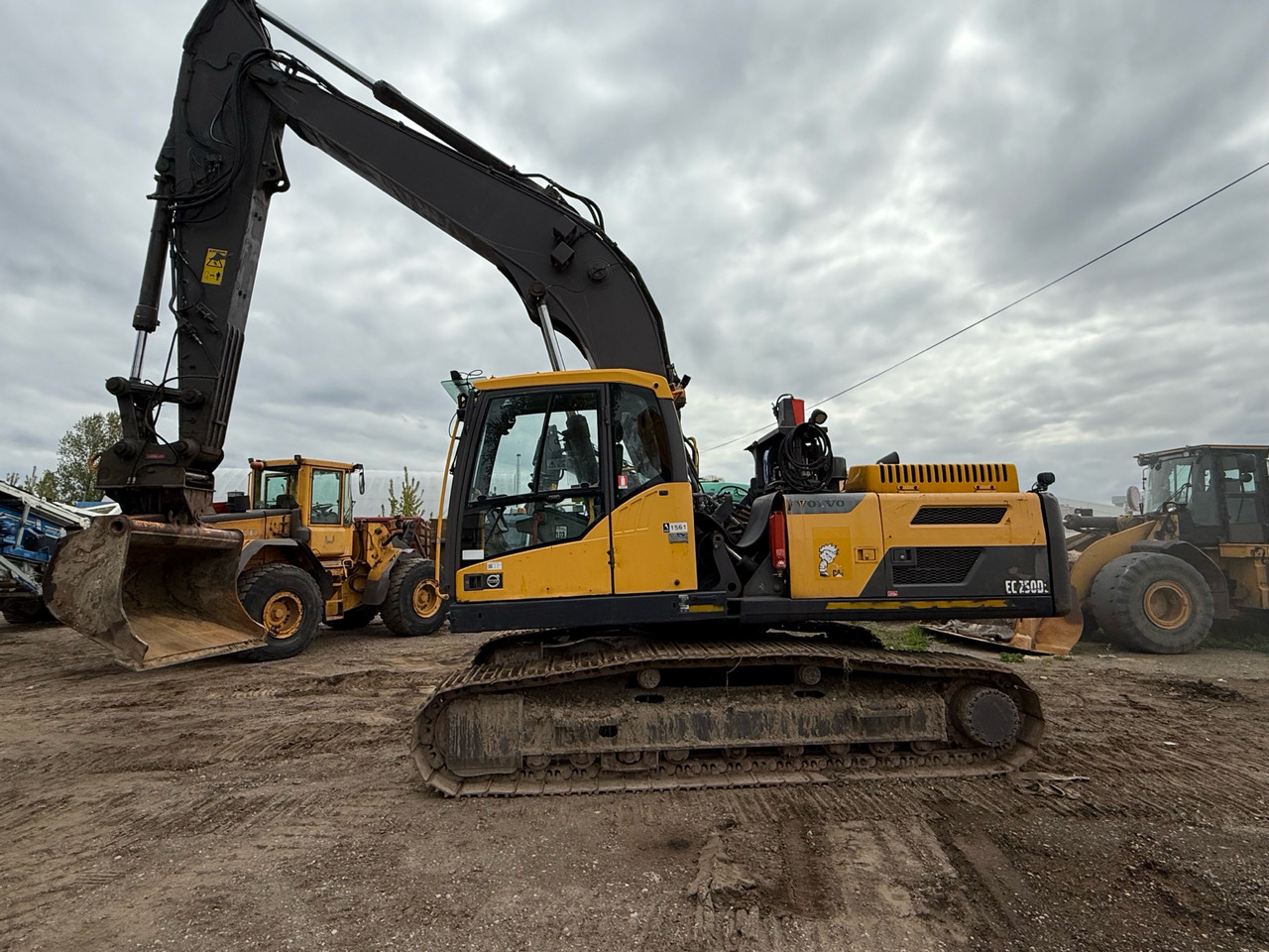Volvo 250d - Ekskavator me zinxhirë: foto 1 Volvo 250d - Ekskavator me zinxhirë: foto 1