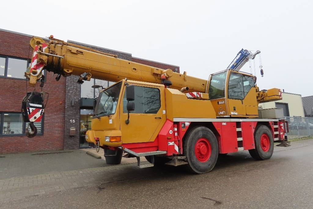 Liebherr LTM 1030-2.1 - Vinç për të gjitha terrenet: foto 1 Liebherr LTM 1030-2.1 - Vinç për të gjitha terrenet: foto 1