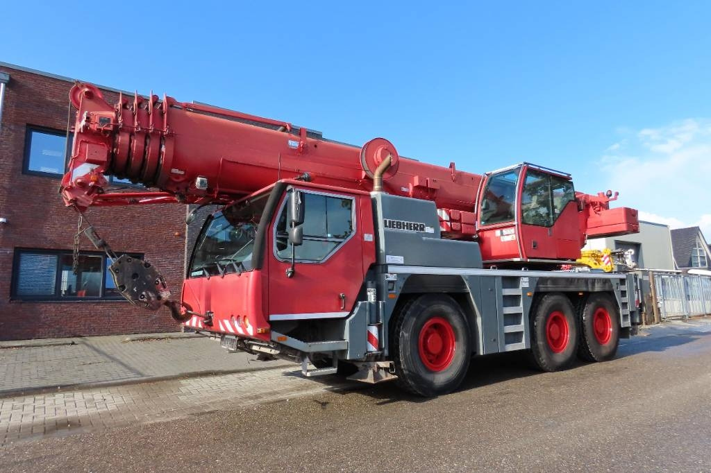 Liebherr LTM 1055-3.2 - Vinç për të gjitha terrenet: foto 1 Liebherr LTM 1055-3.2 - Vinç për të gjitha terrenet: foto 1