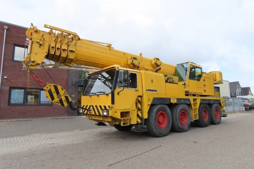 Liebherr LTM 1070-1 - Vinç për të gjitha terrenet: foto 1 Liebherr LTM 1070-1 - Vinç për të gjitha terrenet: foto 1