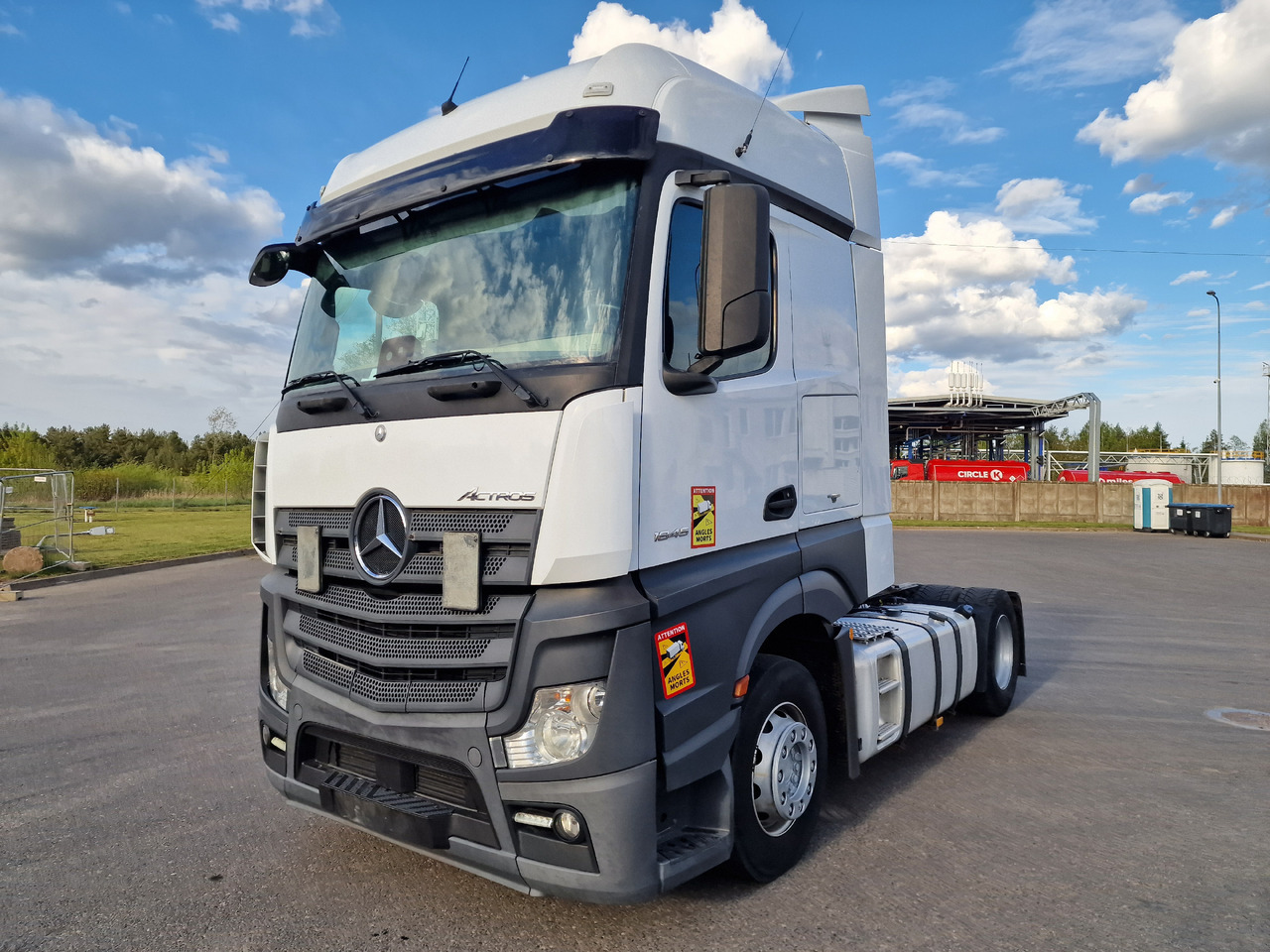 MERCEDES-BENZ Actros 1845 Retarder - Gjysmë-kamion: foto 2 MERCEDES-BENZ Actros 1845 Retarder - Gjysmë-kamion: foto 2