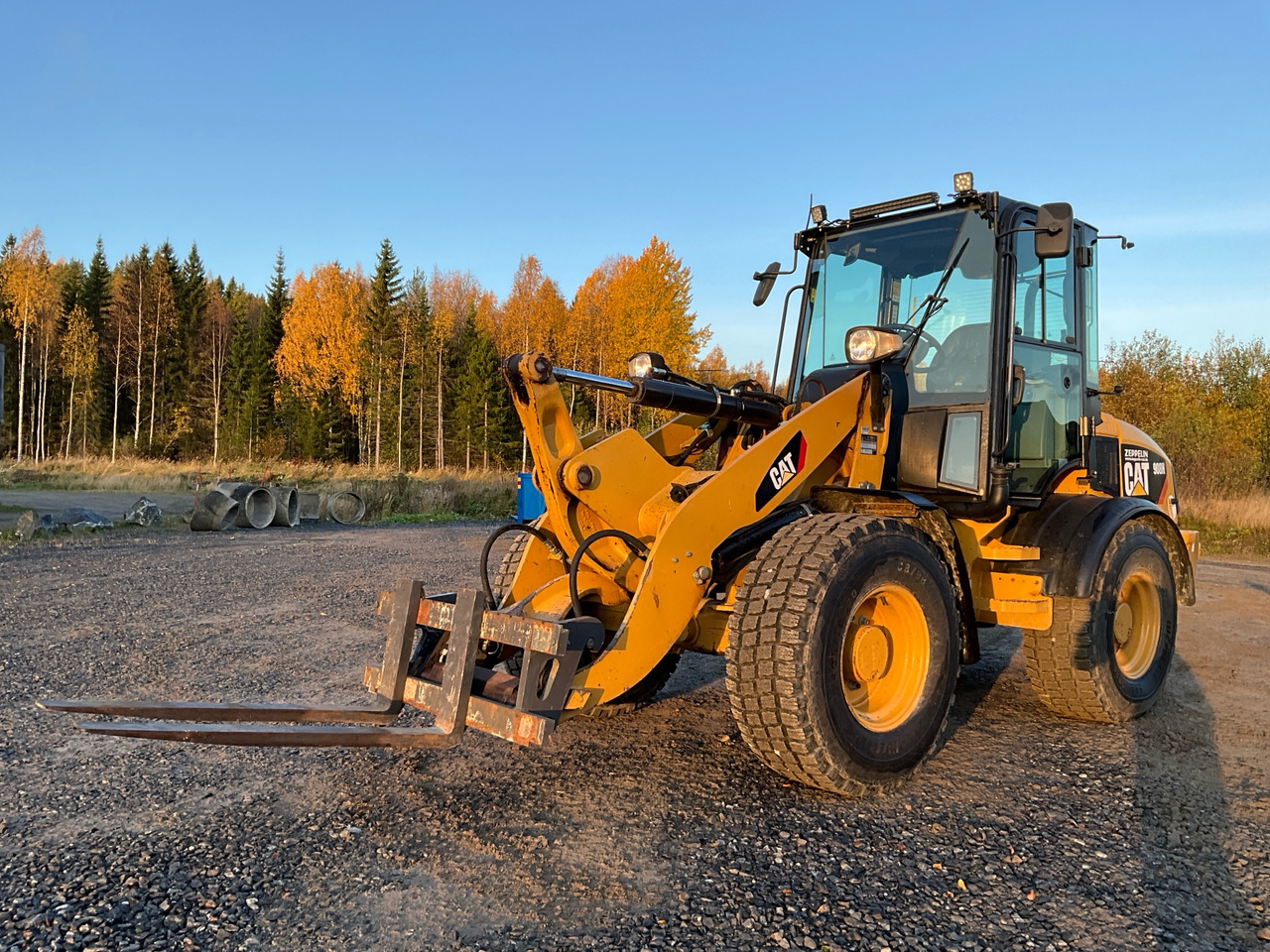 CAT 908H - Fadrom me goma: foto 1 CAT 908H - Fadrom me goma: foto 1