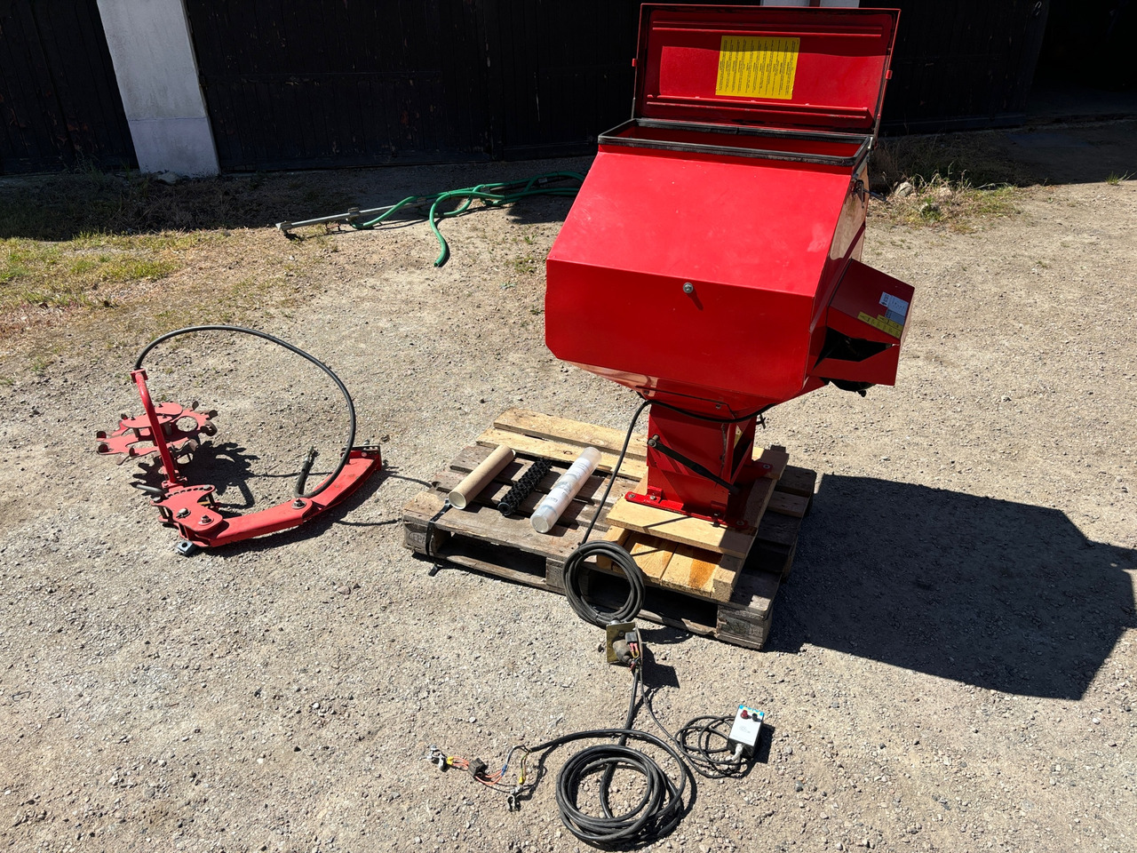 Einböck Pneumaticbox 150-800 - Makinë mbjellëse: foto 1 Einböck Pneumaticbox 150-800 - Makinë mbjellëse: foto 1