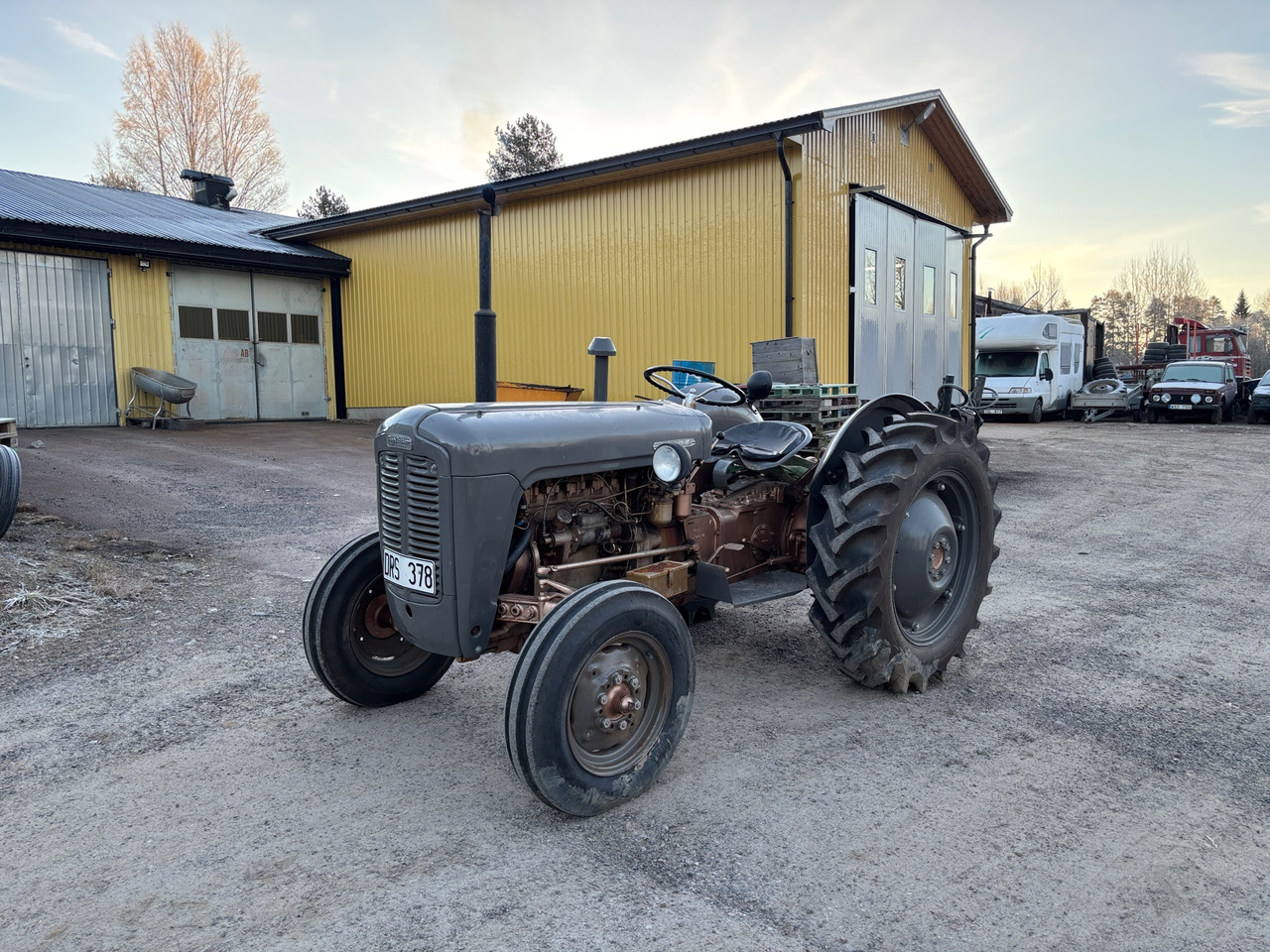 Ferguson 35 Guldkalv - Traktor: foto 1 Ferguson 35 Guldkalv - Traktor: foto 1