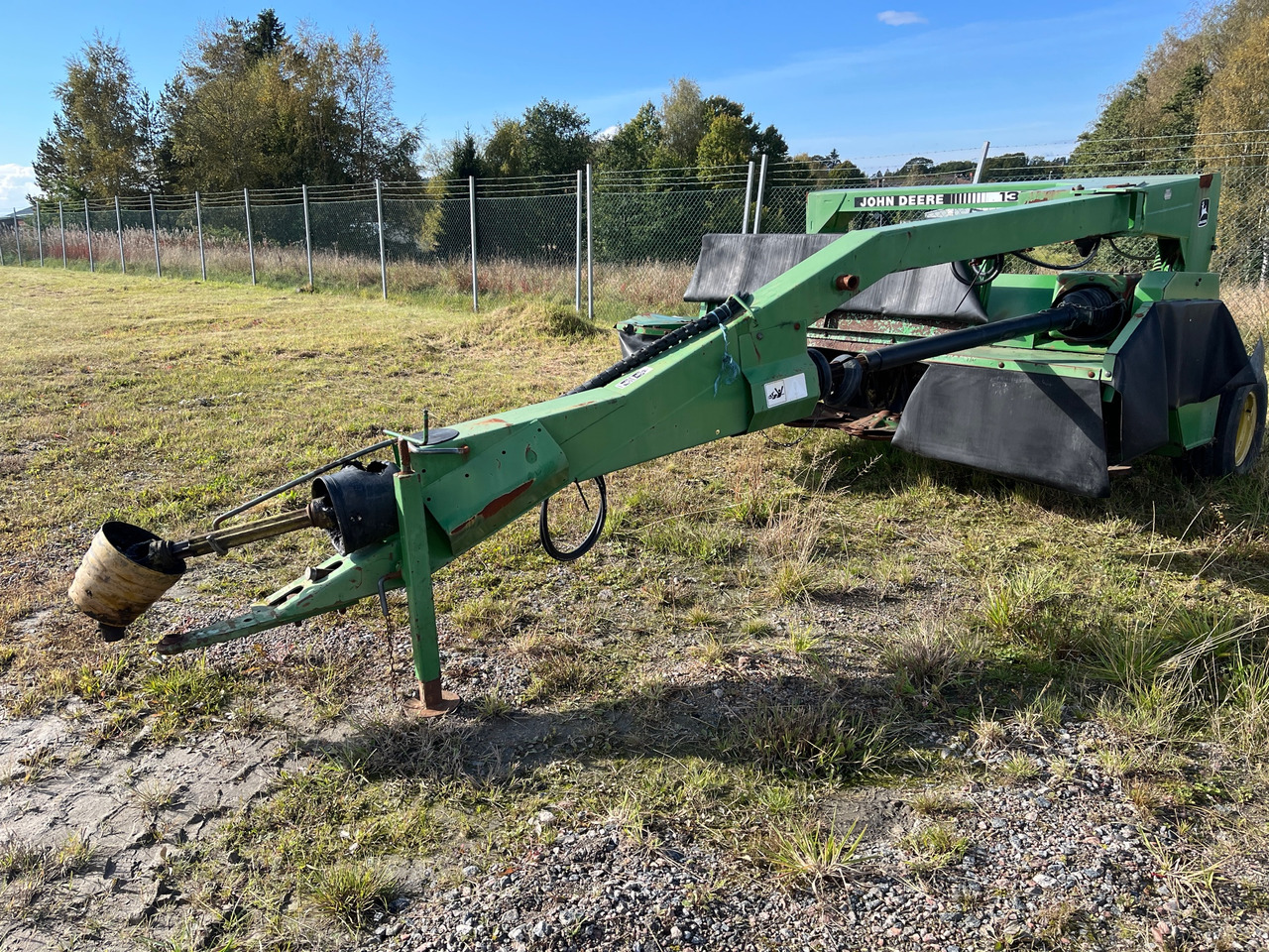 John Deere 1350 - Trince/ Grirese degesh dhe bari: foto 1 John Deere 1350 - Trince/ Grirese degesh dhe bari: foto 1