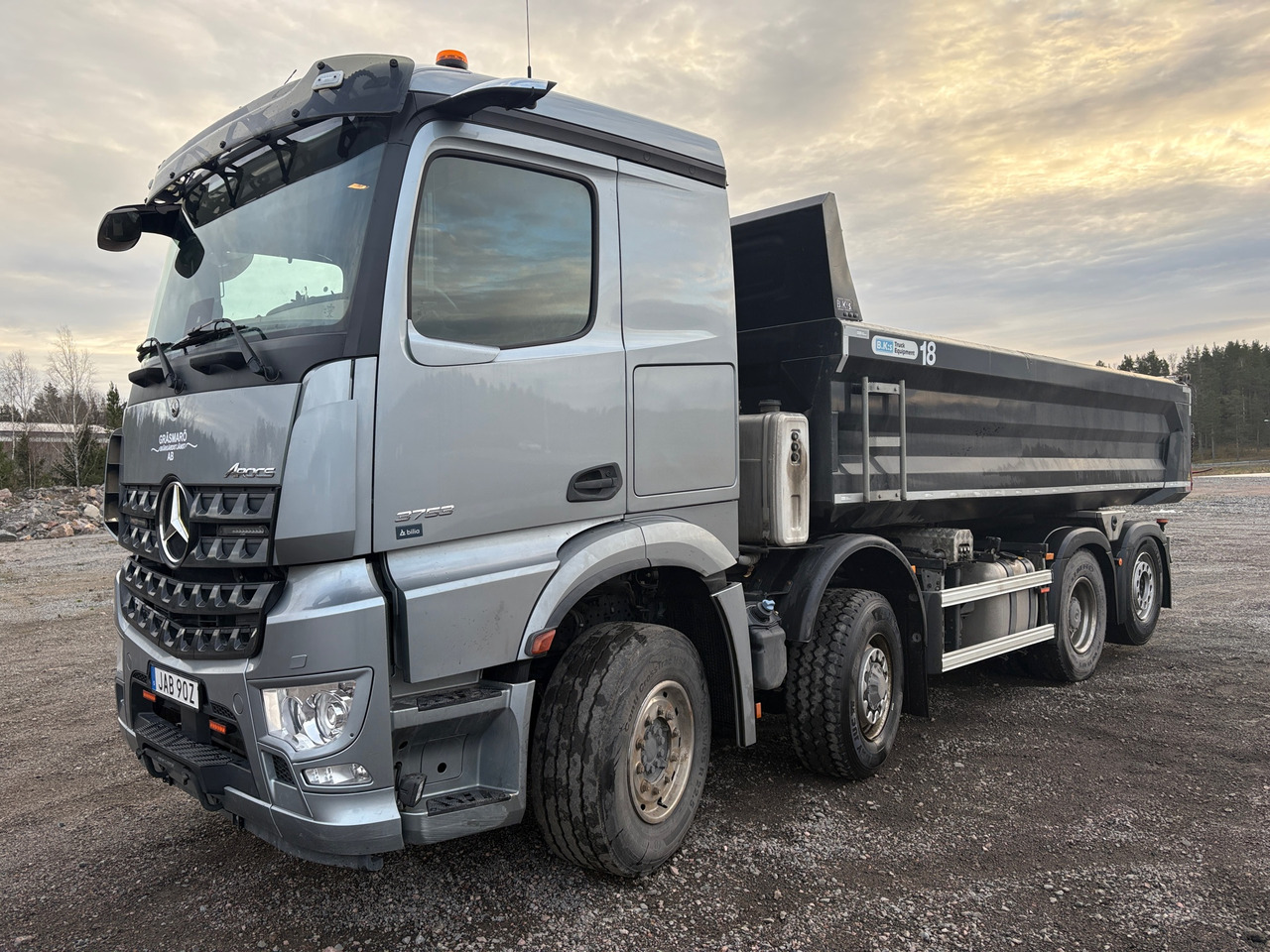 MERCEDES-BENZ AROCS 3753 - Kamion vetëshkarkues: foto 1 MERCEDES-BENZ AROCS 3753 - Kamion vetëshkarkues: foto 1