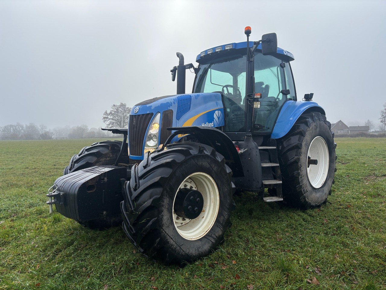 New Holland TG285 - Traktor: foto 1 New Holland TG285 - Traktor: foto 1