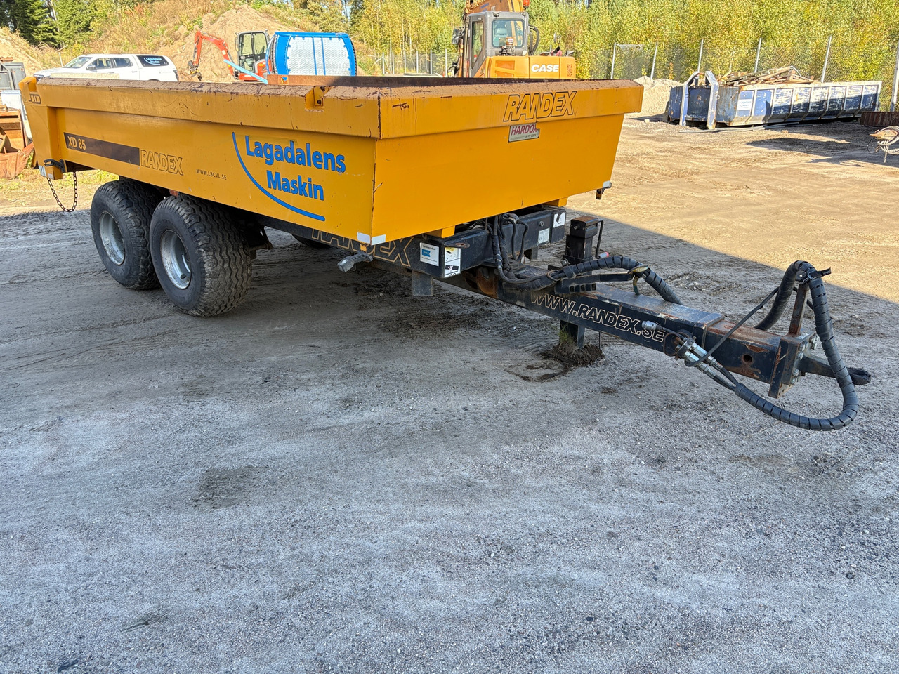 Randex XD85 - Rimorkio vetëshkarkuese: foto 1 Randex XD85 - Rimorkio vetëshkarkuese: foto 1