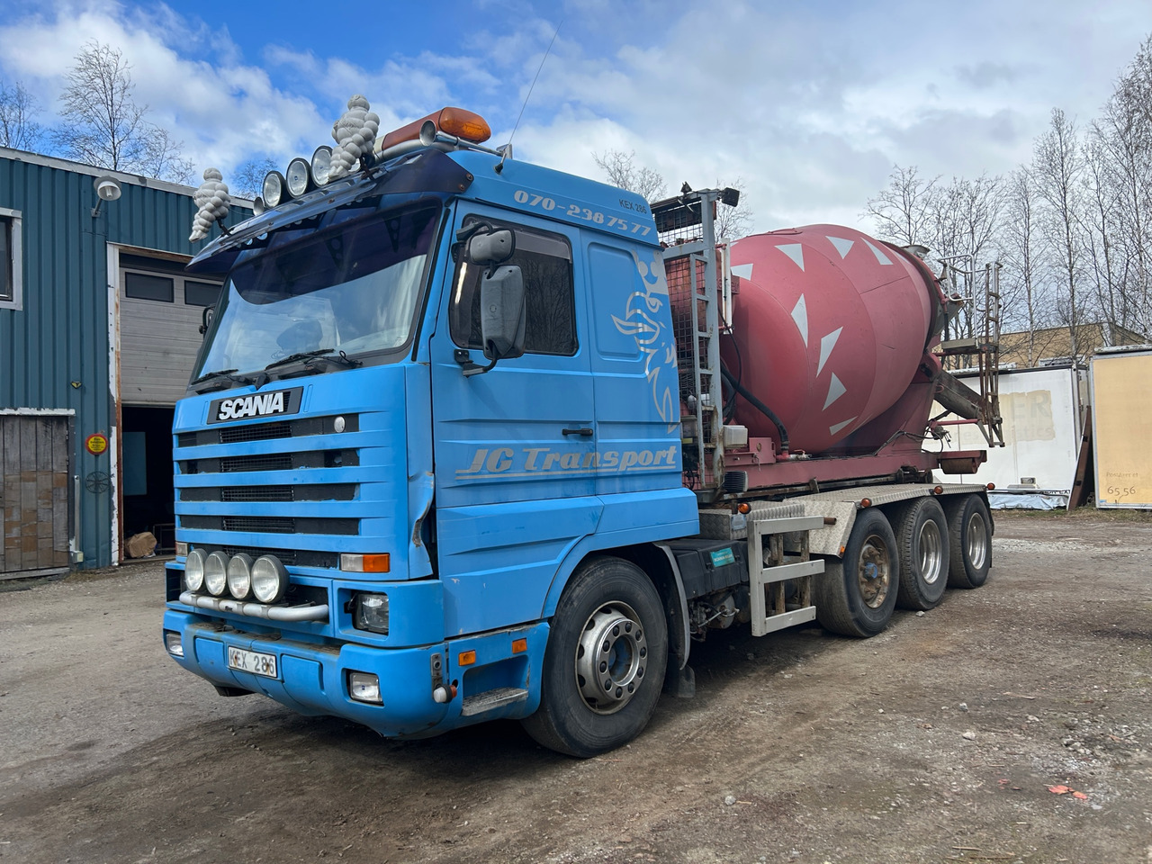 Scania R143HL6W2L42046 - Kamion vetëngarkues: foto 1 Scania R143HL6W2L42046 - Kamion vetëngarkues: foto 1