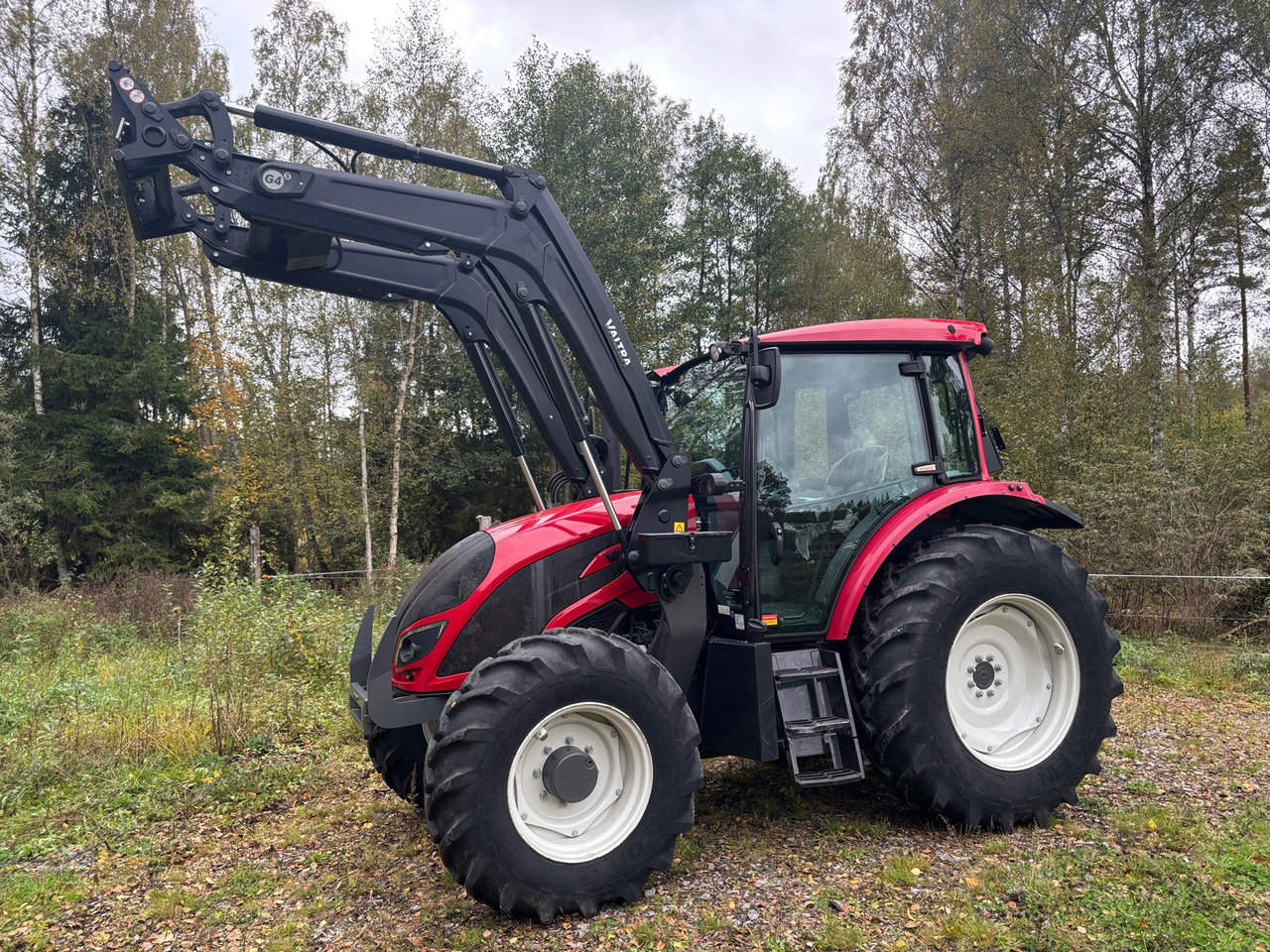 Valtra A104 - Traktor: foto 1 Valtra A104 - Traktor: foto 1