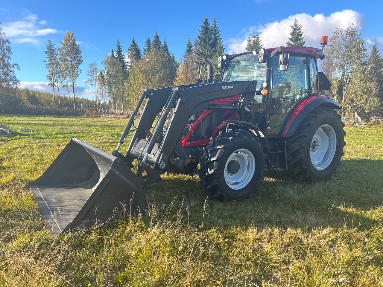 Valtra A94 - Traktor: foto 1 Valtra A94 - Traktor: foto 1