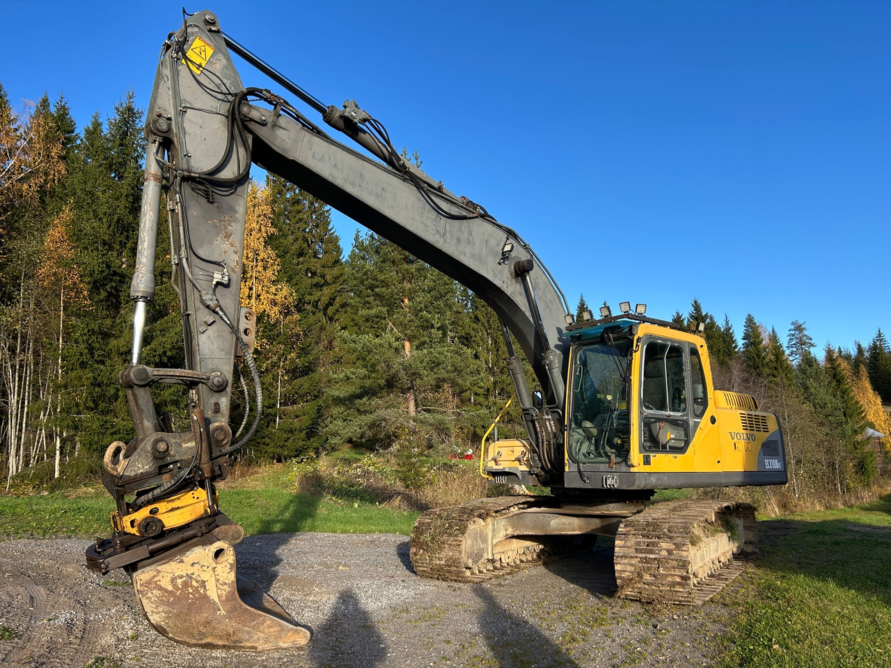 Volvo EC210B LC - Ekskavator: foto 1 Volvo EC210B LC - Ekskavator: foto 1