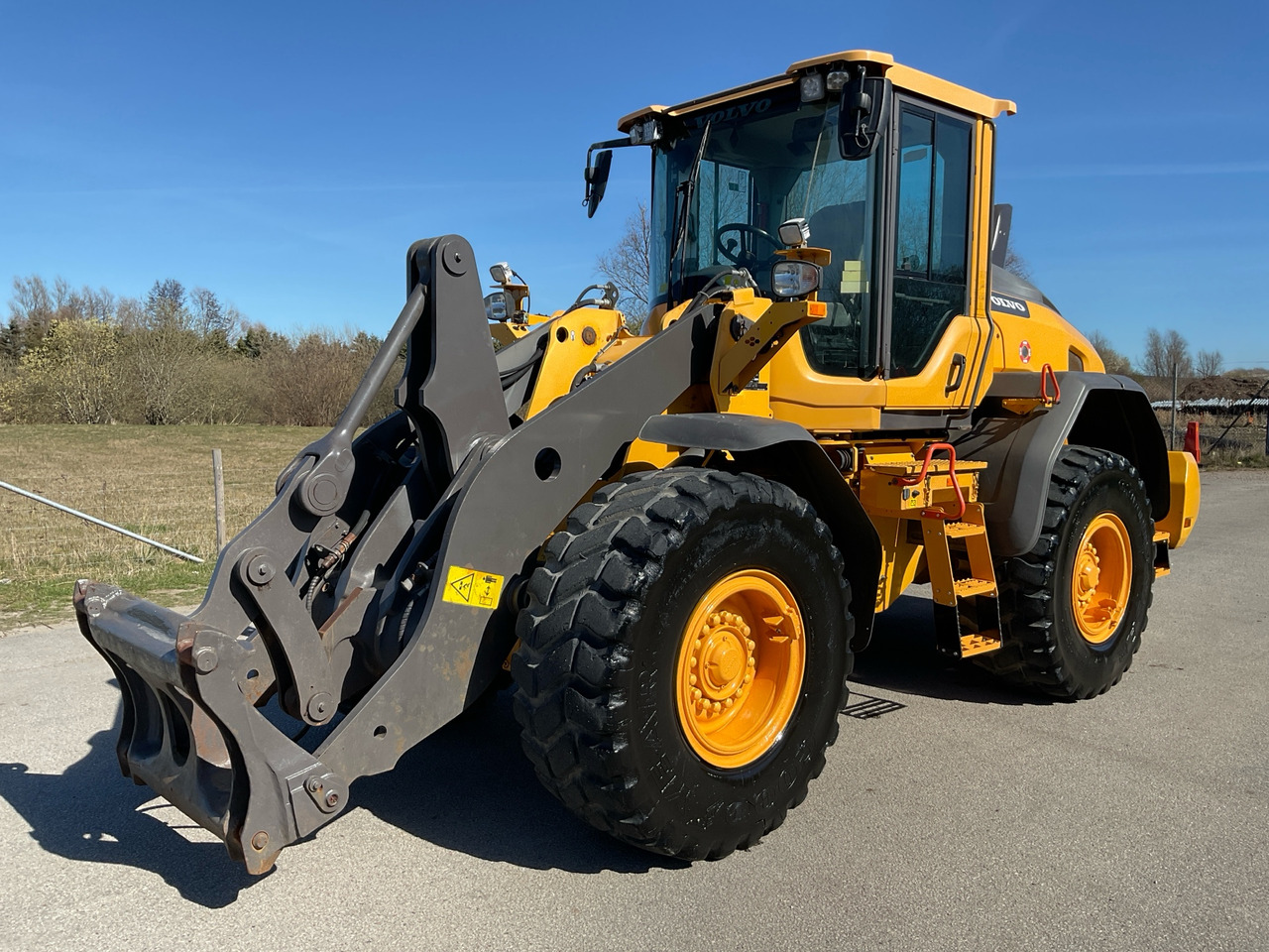 Volvo L90H - Fadrom me goma: foto 1 Volvo L90H - Fadrom me goma: foto 1