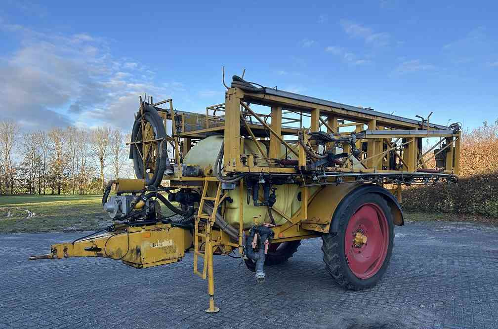 Dubex mentor 9804 - Spërkatës me rimorkio: foto 1 Dubex mentor 9804 - Spërkatës me rimorkio: foto 1