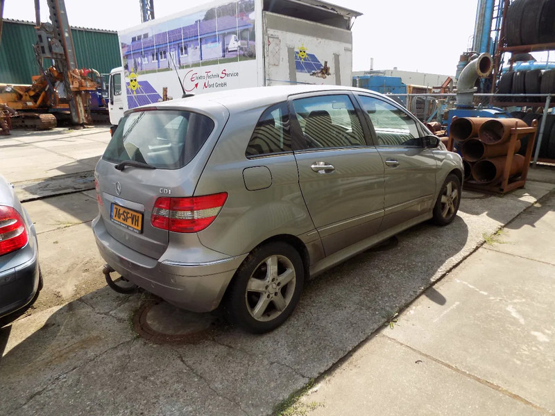Mercedes-Benz B-Klasse 200 CDI - Veturë: foto 4 Mercedes-Benz B-Klasse 200 CDI - Veturë: foto 4