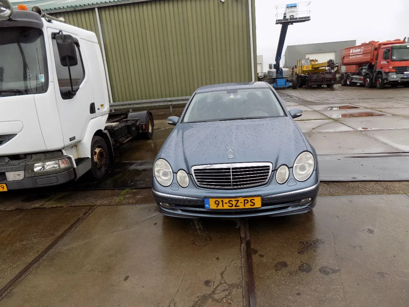 Mercedes-Benz E-Klasse 320 CDI sedan avantgarde - Veturë: foto 3 Mercedes-Benz E-Klasse 320 CDI sedan avantgarde - Veturë: foto 3