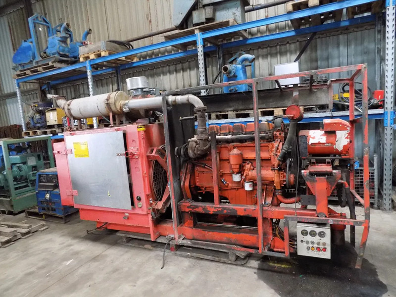 Scania compressor 20 bar scania compressor 20 bar met generator - Kompresor ajri: foto 2 Scania compressor 20 bar scania compressor 20 bar met generator - Kompresor ajri: foto 2