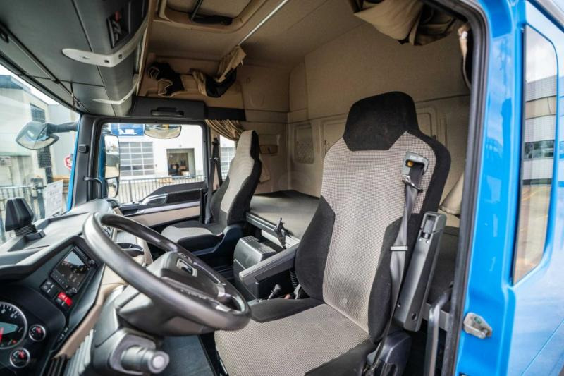 Interior photo 1: Gjysmë-kamion MAN TGX 18.420 XLX BLS