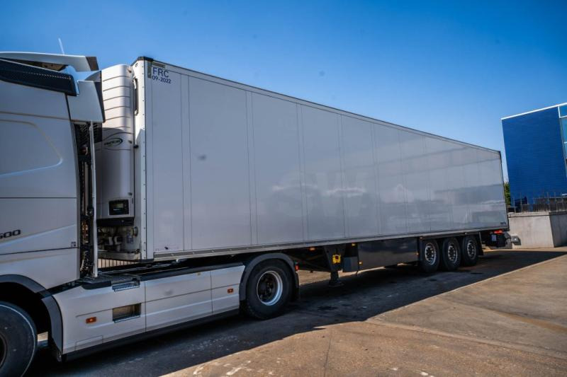 Schmitz SCB-S3B-CARRIER VECTOR 1550 - Gjysmë rimorkio: foto 1 Schmitz SCB-S3B-CARRIER VECTOR 1550 - Gjysmë rimorkio: foto 1