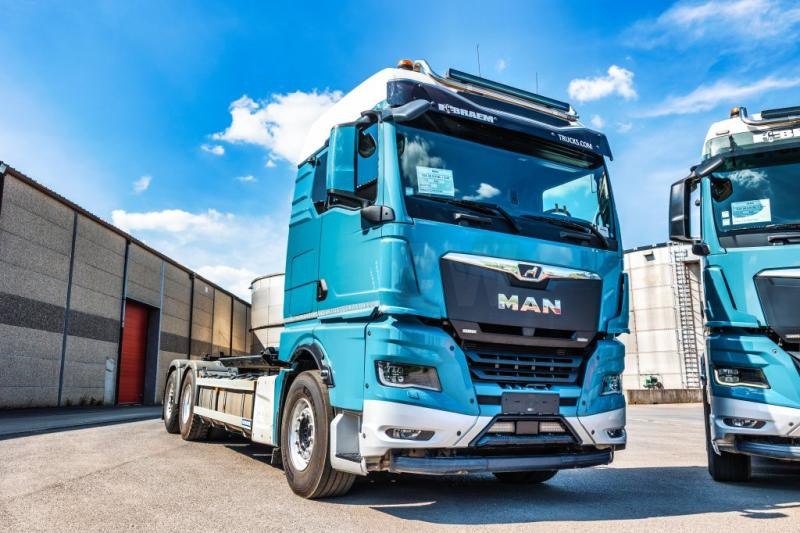 MAN TGX 26.510 6x2-4 LL + AJK - Kamion vetëngarkues: foto 1 MAN TGX 26.510 6x2-4 LL + AJK - Kamion vetëngarkues: foto 1