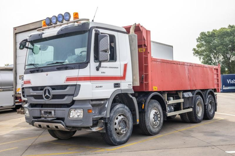 Mercedes ACTROS 3241 K -MP3-E5-Fire damage/dégâts du feu - Kamion vetëshkarkues: foto 1 Mercedes ACTROS 3241 K -MP3-E5-Fire damage/dégâts du feu - Kamion vetëshkarkues: foto 1