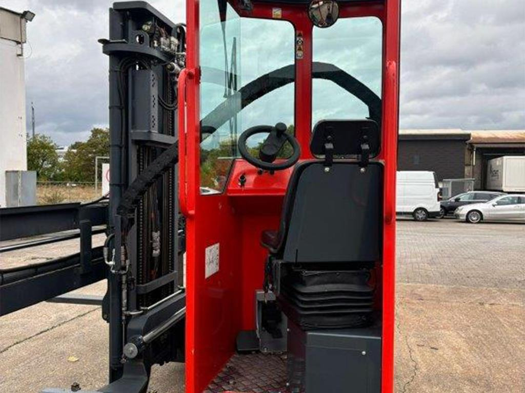 Combilift C3000 STE - TRIPLEX - Pirun ritërheqës me 4 rrugë: foto 5 Combilift C3000 STE - TRIPLEX - Pirun ritërheqës me 4 rrugë: foto 5