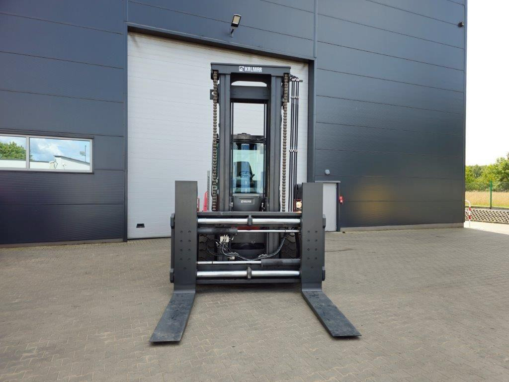 Kalmar DCG160-12 - Pirun më naftë: foto 3 Kalmar DCG160-12 - Pirun më naftë: foto 3