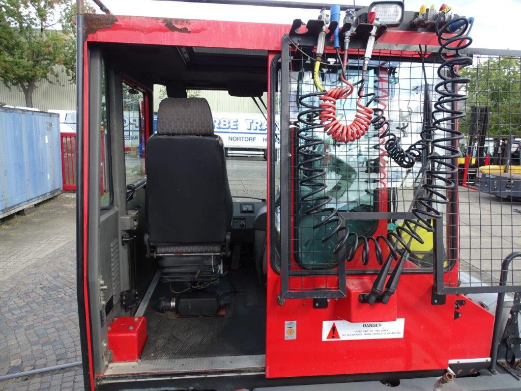 Traktor terminal Kalmar TTX182A - Strassenzulassung: foto 7