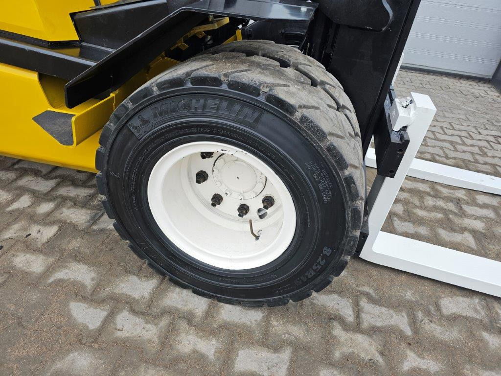 Yale GDP40LF - Pirun më naftë: foto 2 Yale GDP40LF - Pirun më naftë: foto 2