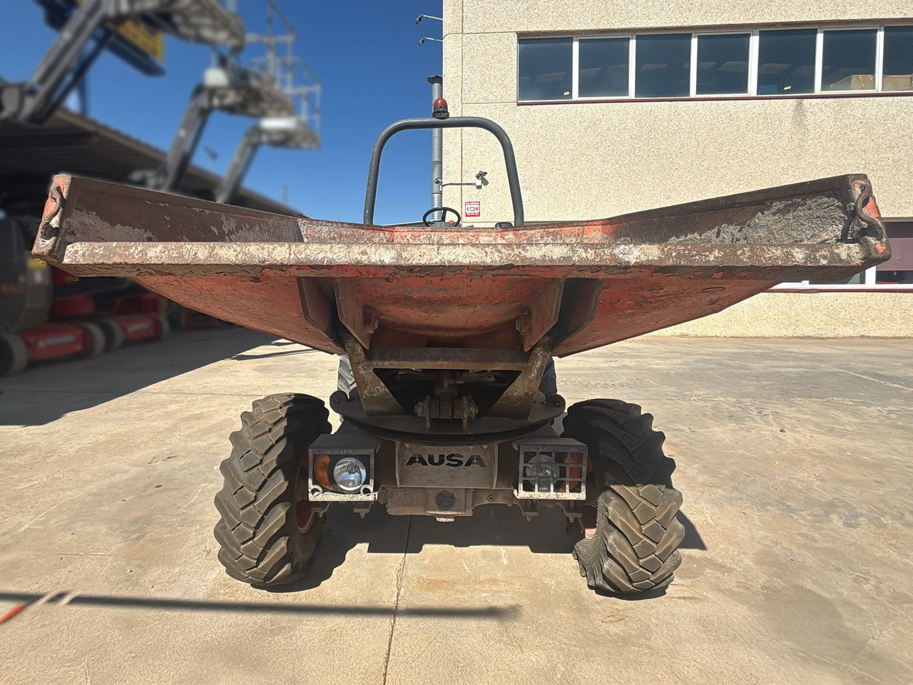 AUSA D350 AHG - Minshkarkues: foto 2 AUSA D350 AHG - Minshkarkues: foto 2