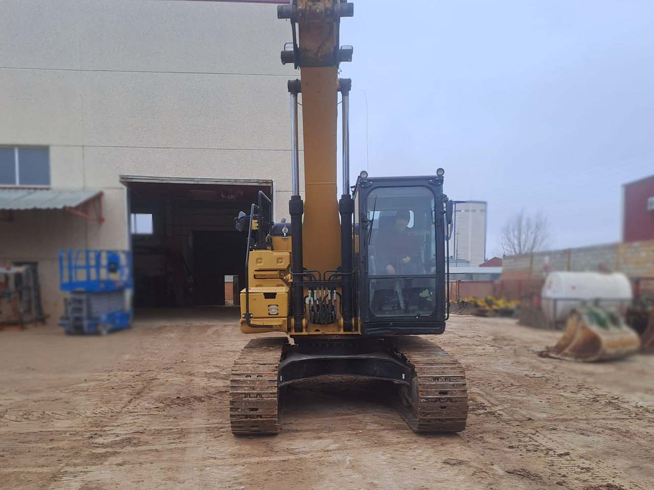 CATERPILLAR 323FLN IHC - Ekskavator me zinxhirë: foto 2 CATERPILLAR 323FLN IHC - Ekskavator me zinxhirë: foto 2