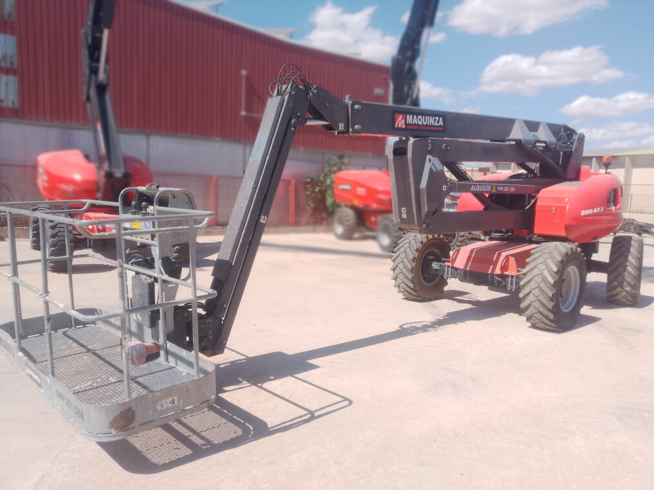 MANITOU 200ATJ - Krah me çernjerë: foto 1 MANITOU 200ATJ - Krah me çernjerë: foto 1