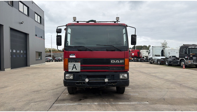 DAF 75 ATI 270 (10500 L / MANUAL PUMP / MANUAL GEARBOX / STEEL SUSP. / LAMES / POMPE MANUELLE) - Kamion me vakuum: foto 3 DAF 75 ATI 270 (10500 L / MANUAL PUMP / MANUAL GEARBOX / STEEL SUSP. / LAMES / POMPE MANUELLE) - Kamion me vakuum: foto 3