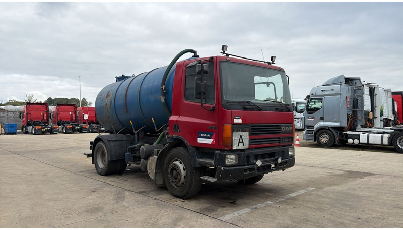 DAF 75 ATI 270 (10500 L / MANUAL PUMP / MANUAL GEARBOX / STEEL SUSP. / LAMES / POMPE MANUELLE) - Kamion me vakuum: foto 2 DAF 75 ATI 270 (10500 L / MANUAL PUMP / MANUAL GEARBOX / STEEL SUSP. / LAMES / POMPE MANUELLE) - Kamion me vakuum: foto 2