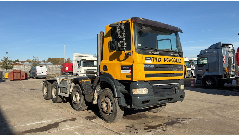 DAF CF 85.360 (BOITE MANUELLE / MANUAL GEARBOX / BIG HUB / GRAND PONT / LAMES / 8X4) - Kamion kabinë-shasi: foto 3 DAF CF 85.360 (BOITE MANUELLE / MANUAL GEARBOX / BIG HUB / GRAND PONT / LAMES / 8X4) - Kamion kabinë-shasi: foto 3